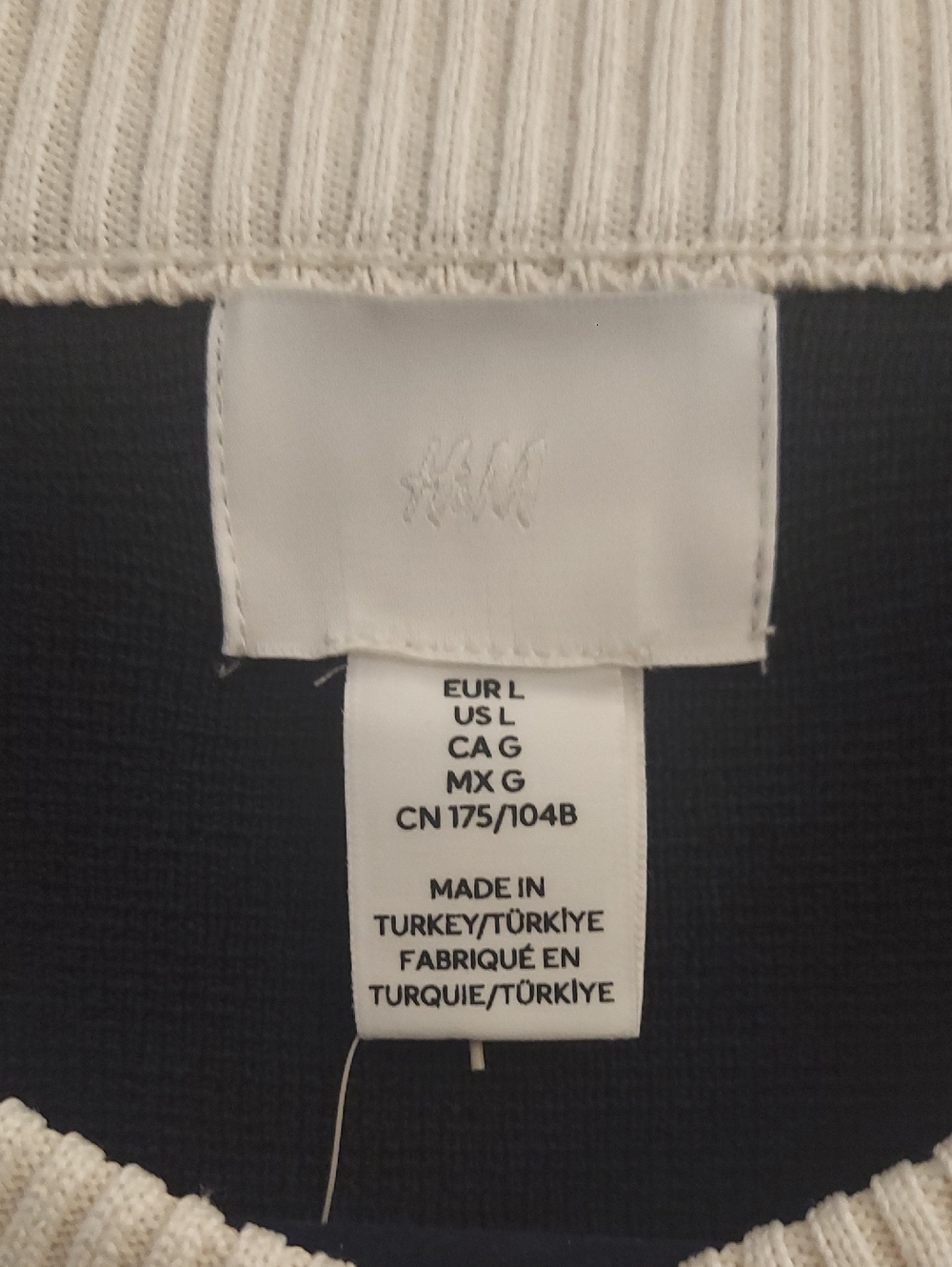 H&M Black and Cream Fine Knit Long Sleeve Crop Sweater With Gold Buttons New L - Picture 4 of 10